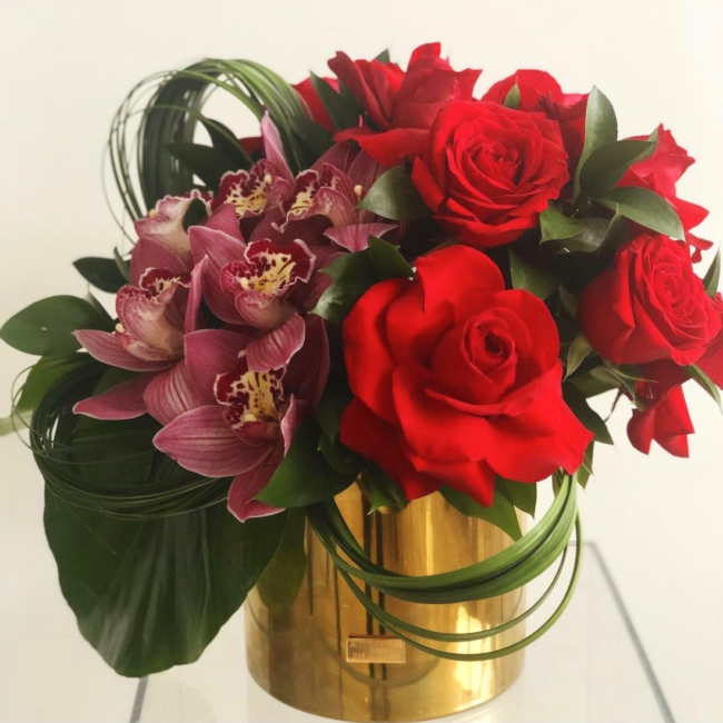 flower arrangement holiday